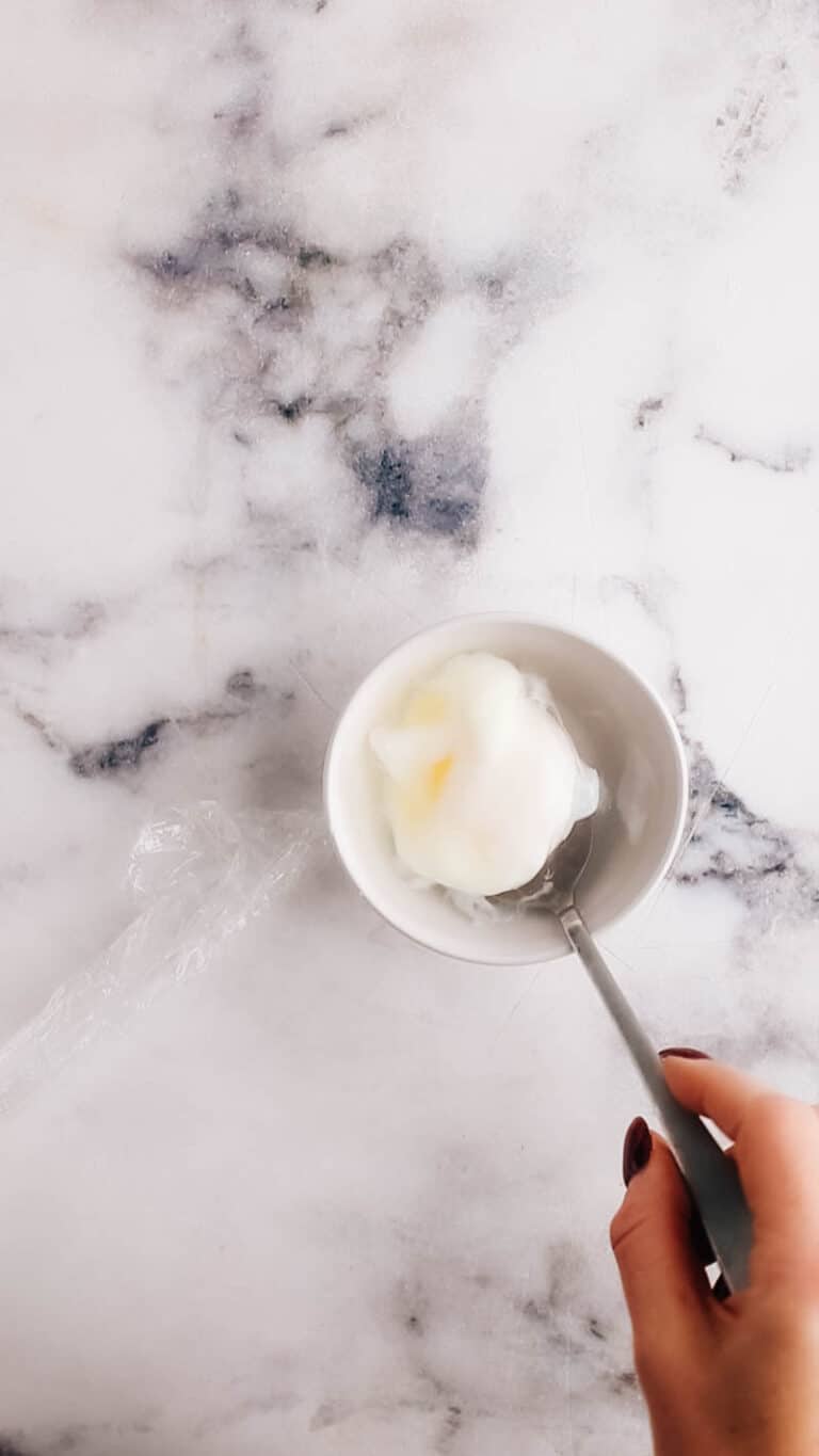 How to Poach Eggs in the Microwave (The Easy Way) Foodess
