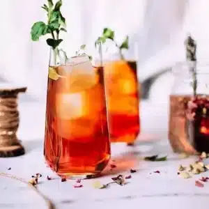 Quick and Easy Iced Tea in glasses with Mint.