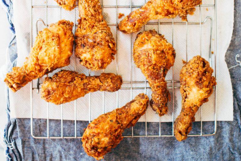 What Goes Well with Mac and Cheese (21+ of the Best Sides!)