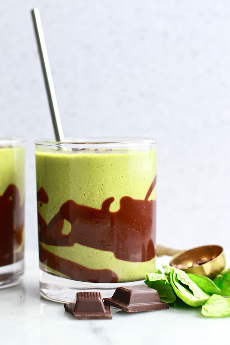 green smoothie with chocolate drizzle