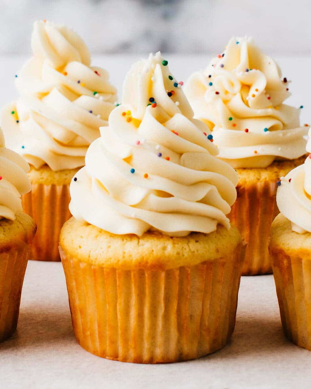 The Ultimate Fluffy, Moist Vanilla Cupcakes - Foodess