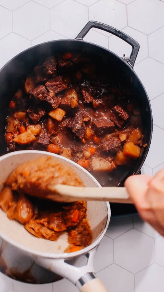 Adding the gravy base.