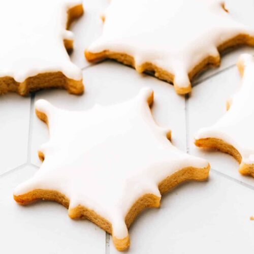 Easy Snowflake Cookies (1 Bowl, 5 Ingredient, No Chill Recipe!) - Foodess