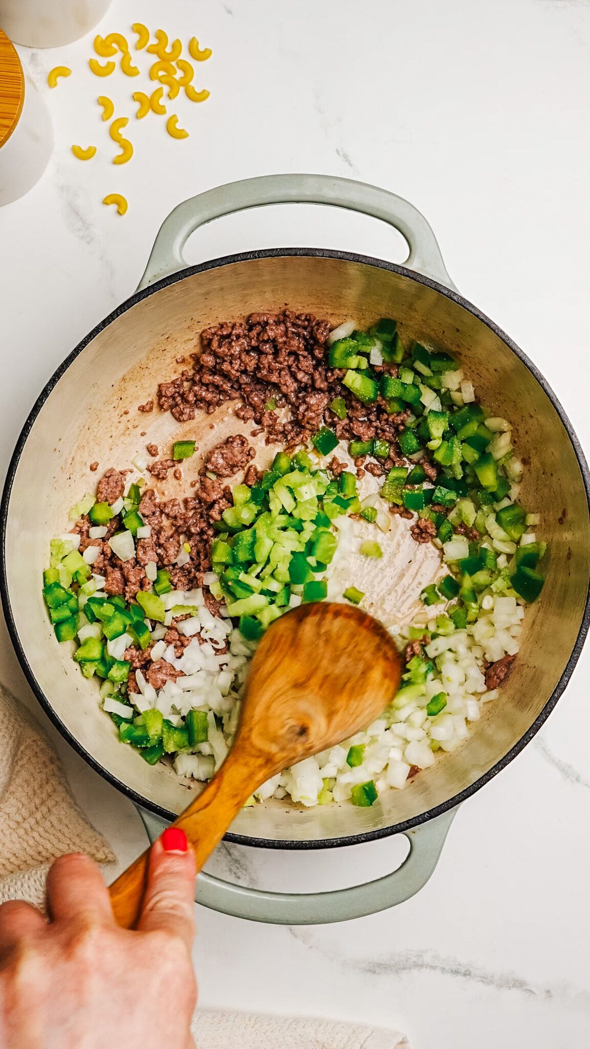 Steps of making American Chop Suey.