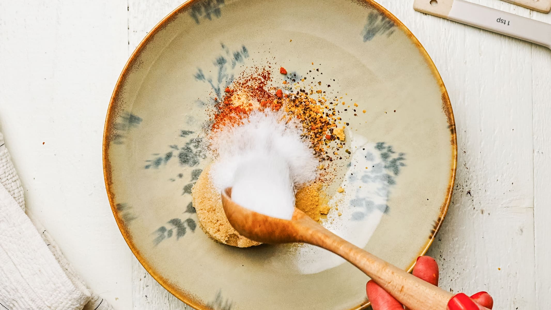 Step-by-step photos showing how to bake spare ribs in the oven.