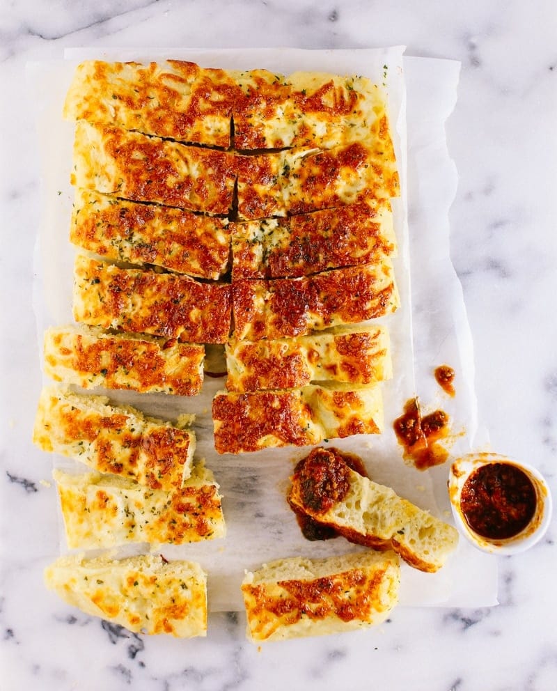 No-Knead Cheesy Garlic Bread Fingers